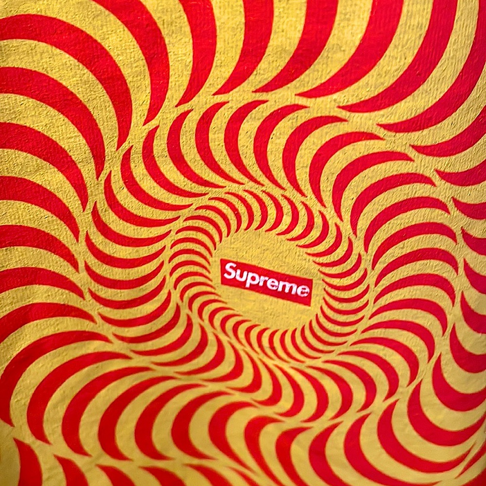 SUPREME T SHIRT . Mens Large . Black